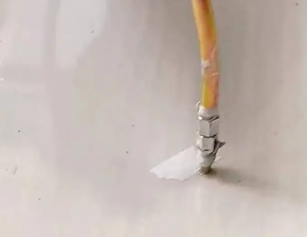 牡丹江瓷砖空鼓维修公司专业解答在瓷砖铺贴过程中，如果使用的砂料过粗（如全部使用了粗砂），可能会导致以下问题