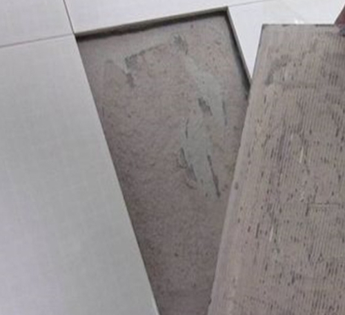 牡丹江瓷砖空鼓维修公司分享瓷砖铺贴时如果打浆（即涂抹在瓷砖背面和基层上的砂浆或瓷砖胶）过少，会带来以下问题